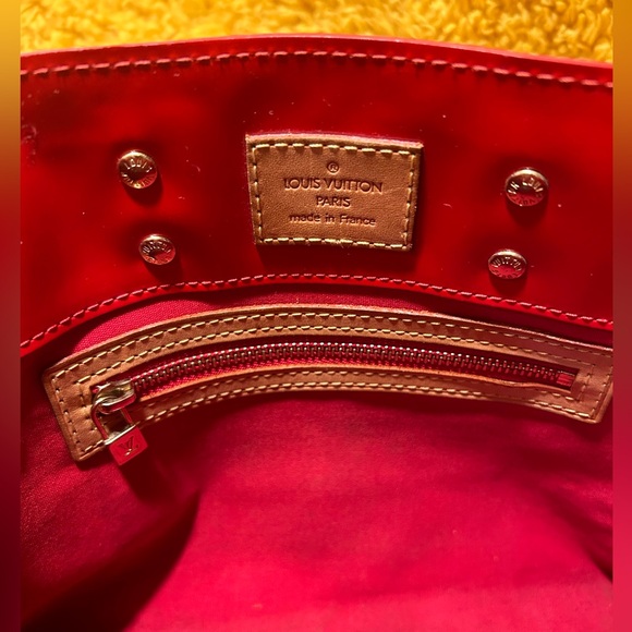 Louis Vuitton Red Vernis Reade PM Embossed Monogram Tote - Picture 9 of 16